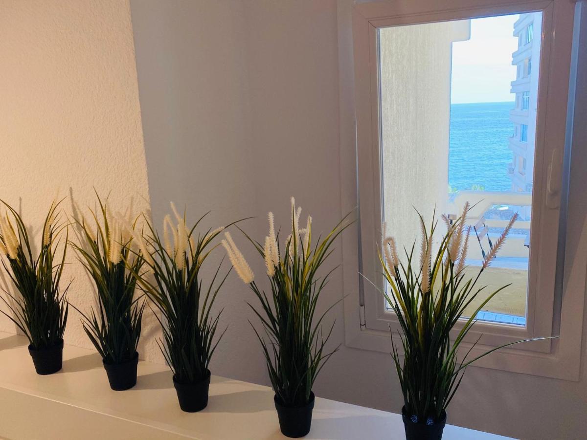 First Line! Art-Apartment On The Seafront Of Marbella With Swimming Pool 外观 照片